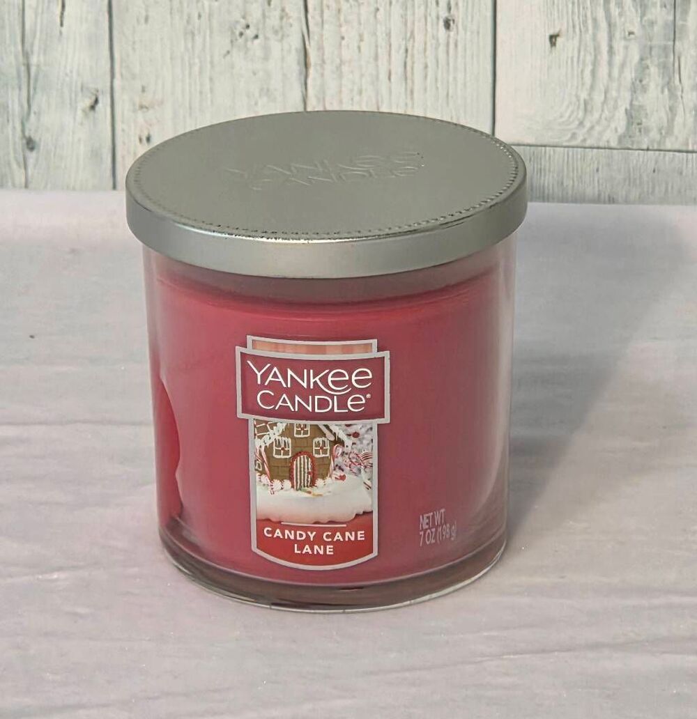 Yankee Candle Discontinued Candy Cane Lane 7 Oz. Jar Candle